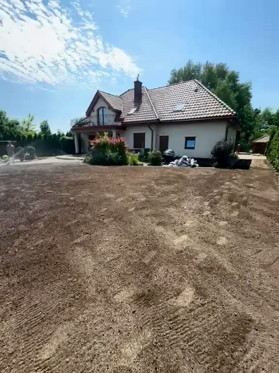 Ogród przygotowany do trawnika
